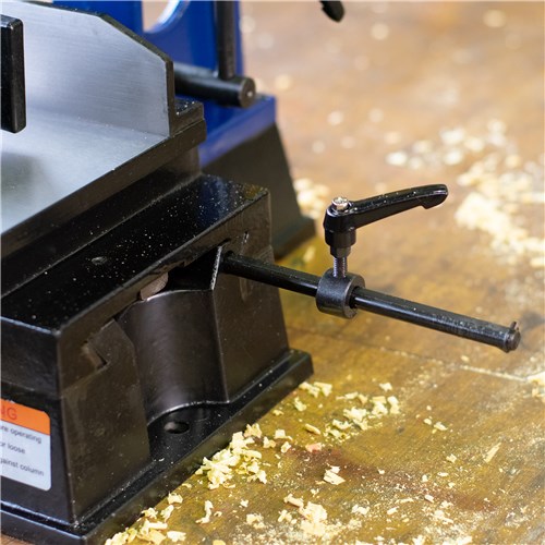 MM-B375P-15-close-up-handle and mounting holel